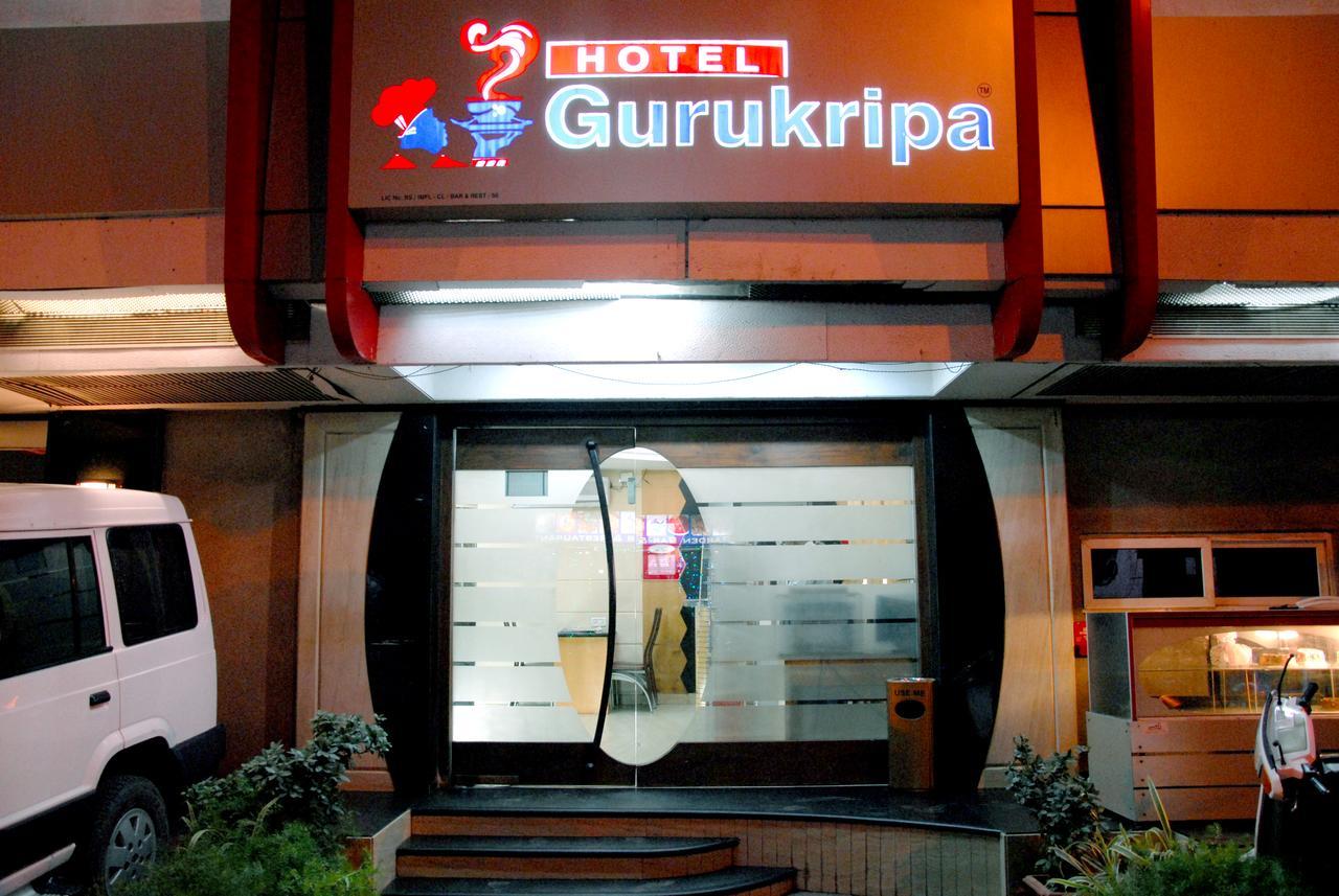 Hotel Gurukripa Daman Exteriör bild